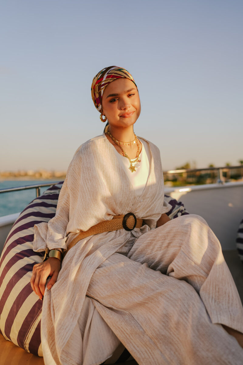 ⁦فستان كتان مطبوع بسبعة ازرار⁩ - الصورة ⁦3⁩
