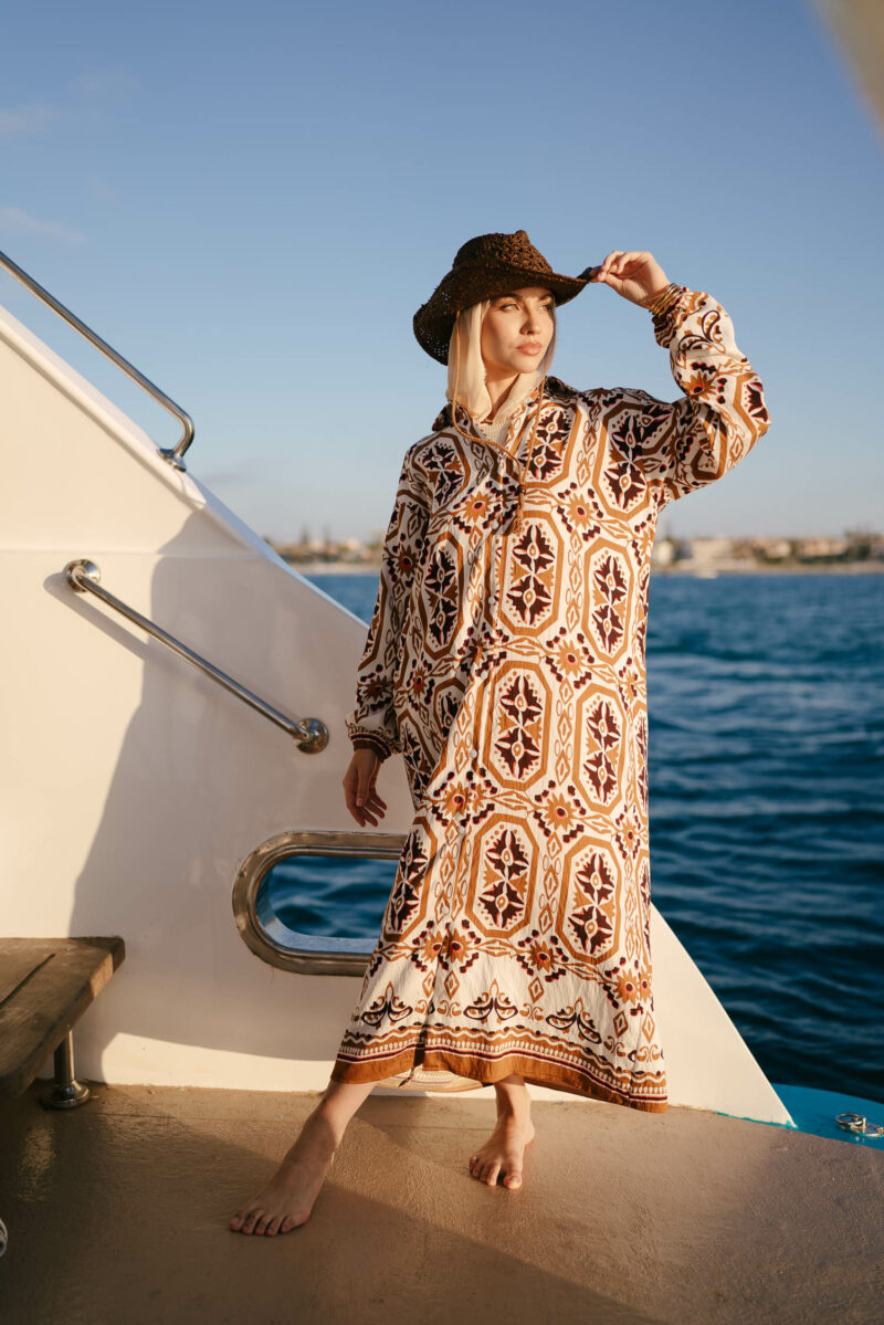 linen dress with printed collar and cuffs - Image 3