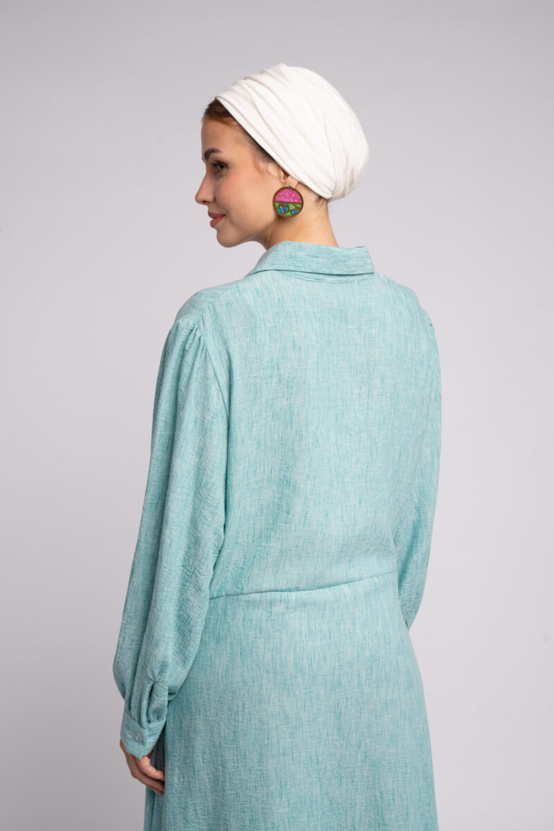 Linen dress with a cut in the middle - Image 3