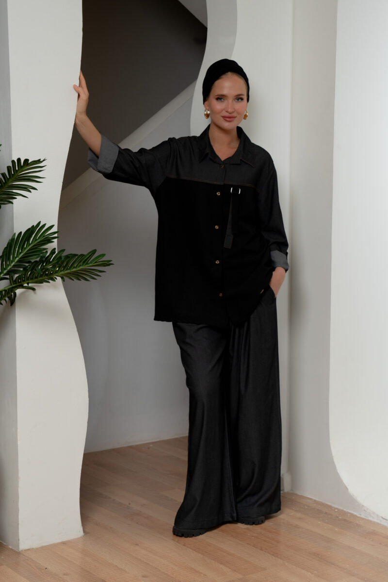 Blouse with a ring on the chest - Image 2