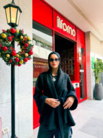 Booklet jacket with inverted sleeves