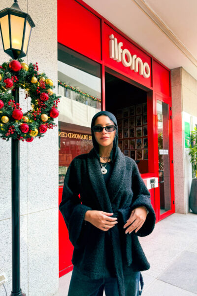 Booklet jacket with inverted sleeves