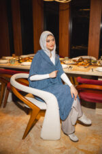 Cap hoodie with 2 pockets - Image 5