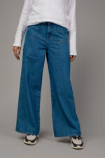 Jeans with 2 front pockets - Image 2