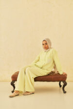 Double-Pleated Linen Trousers - Image 3