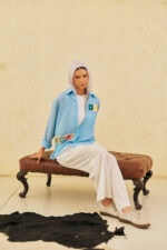 Linen blouse with two knitted stripes on the chest - Image 5