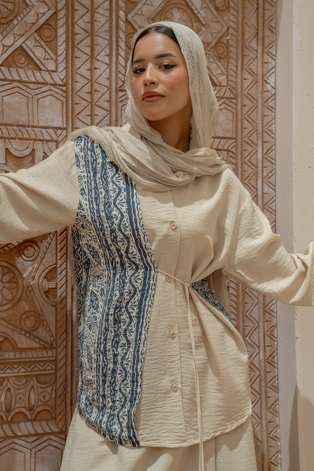 BTS03693.jpg Blouse with Tie and pattern - Image 1