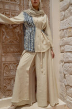 Blouse with Tie and pattern - Image 3